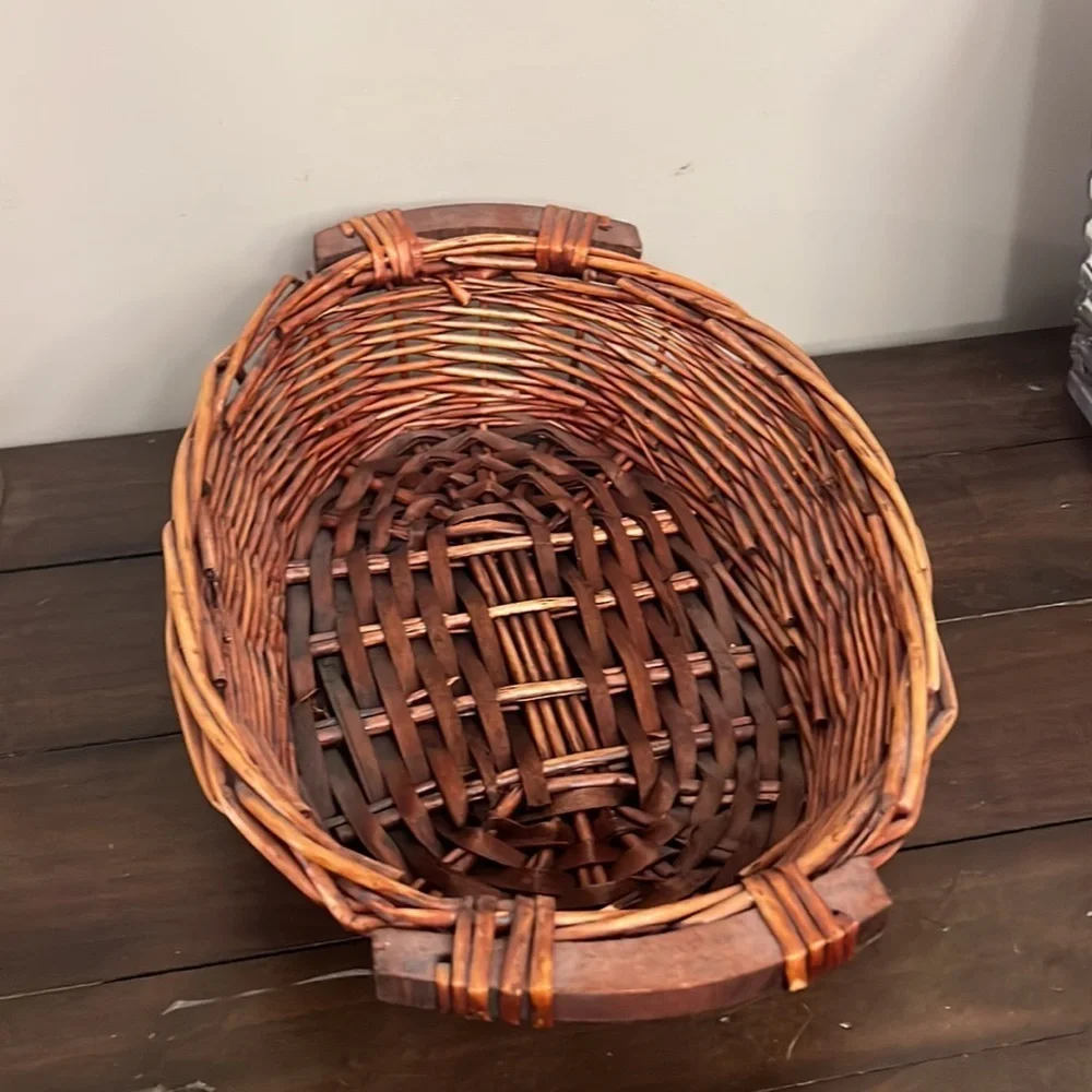Decorative basket